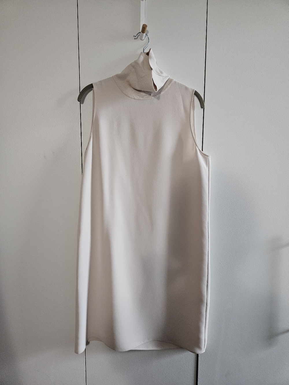 Theory Size M Sleeveless High-Neck Cream Shift Dress